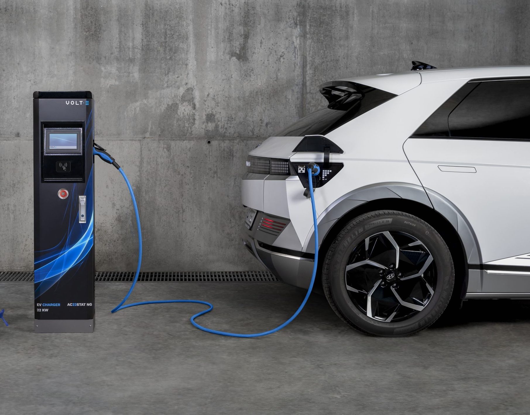 Já se pode pagar com Multibanco nos carregadores de veículos eléctricos de via pública