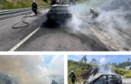 Carro consumido pelas chamas no acesso ao IC28