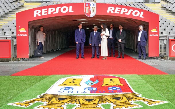 Sheikh de Qatar visita estádio de Braga