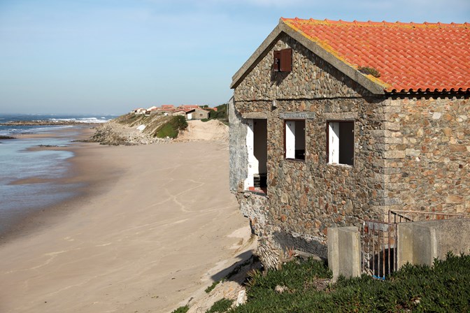 Temporais de Inverno destroem passadiços e dunas em Esposende e Ovar