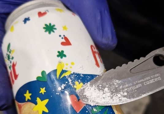 Sumos de fruta apreendidos em Sines escondiam mais de 500 kg de cocaína