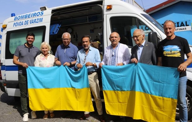 ‘Voluntários’ da Póvoa de Varzim e associação de Braga unem esforços e enviam quinta ambulância para Ucrânia
