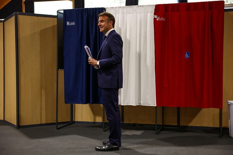 França. Vitória da extrema-direita, ‘obriga’ Macron a convocar eleições legislativas antecipadas