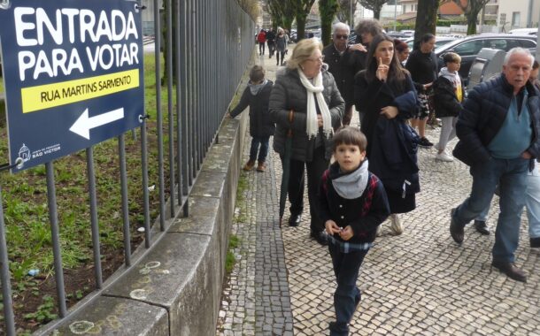 Projecções das televisões apontam para abstenção entre os 58,5% e 64,5%