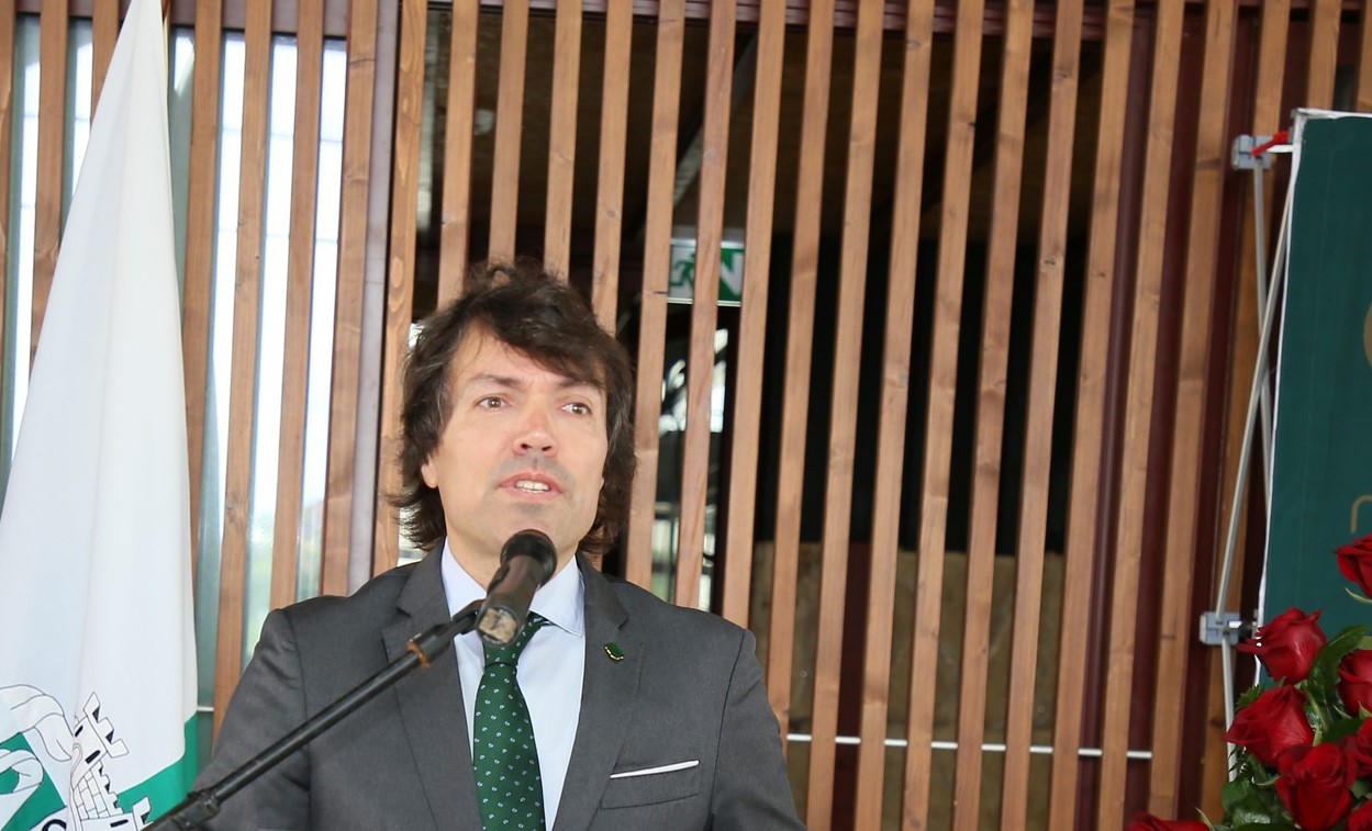 Linha de alta tensão. Presidente da Câmara de Monção ameaça pôr-se à frente das máquinas para travar máquinas