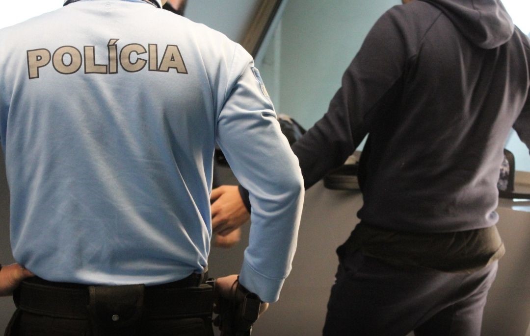 PSP detém homem em Braga por furto a viaturas