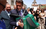 Apanhado em falso, André Ventura acusa jornalistas em Viana de serem “o inimigo do povo”. Saiba o que aconteceu