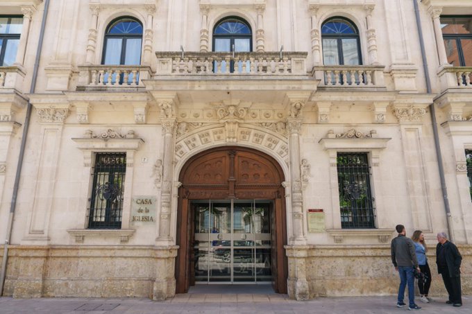 Arcebispo exige que dez freiras excomungadas abandonem convento em Espanha