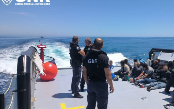 GNR resgata 16 migrantes ao largo de Almería, em Espanha (c/fotos)