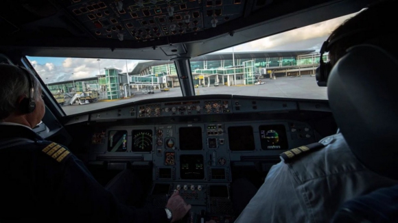 Avião da TAP obrigado a aterrar de emergência no aeroporto do Porto