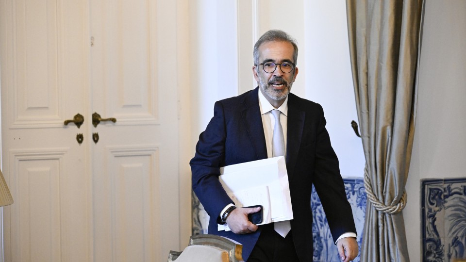 Paulo Rangel dá “parecer desfavorável” a exportação de armas para Israel