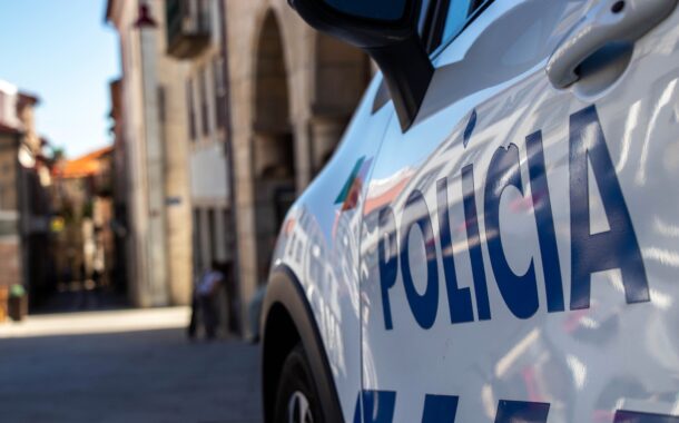 Mulher “visivelmente alterada” detida em Famalicão
