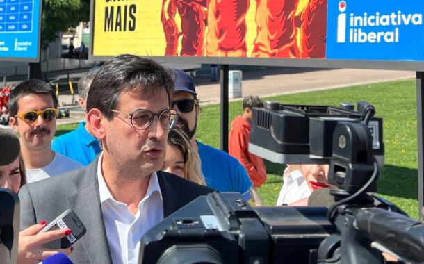 Governo está a “criar um país armadilha” com IRS Jovem, diz Rui Rocha