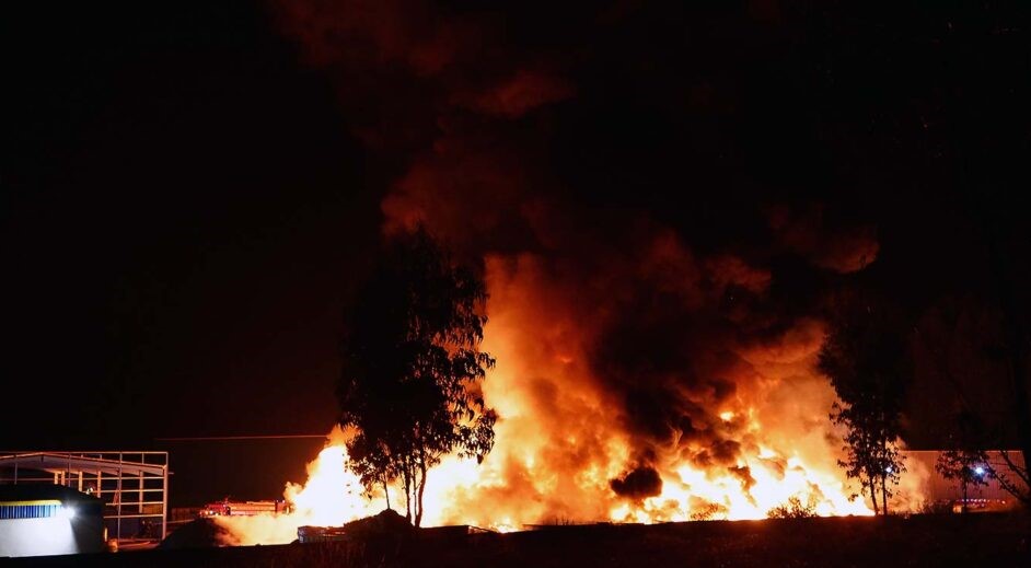 Incêndio em empresa de plástico na Trofa dado como extinto