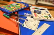 Famalicão volta apoiar aquisição de material escolar e oferecer cadernos de actividades