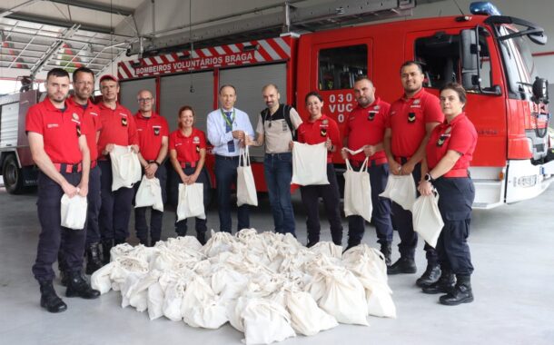 Pingo Doce doa cabazes de bens essenciais aos ‘Voluntários’ de Braga
