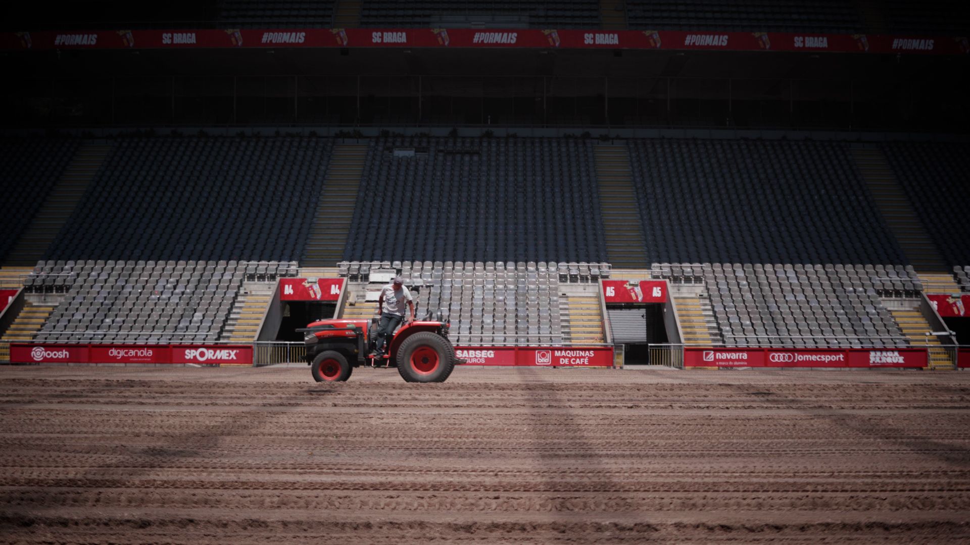 SC Braga investe quatro milhões em obras de melhoria do estádio (c/fotos)