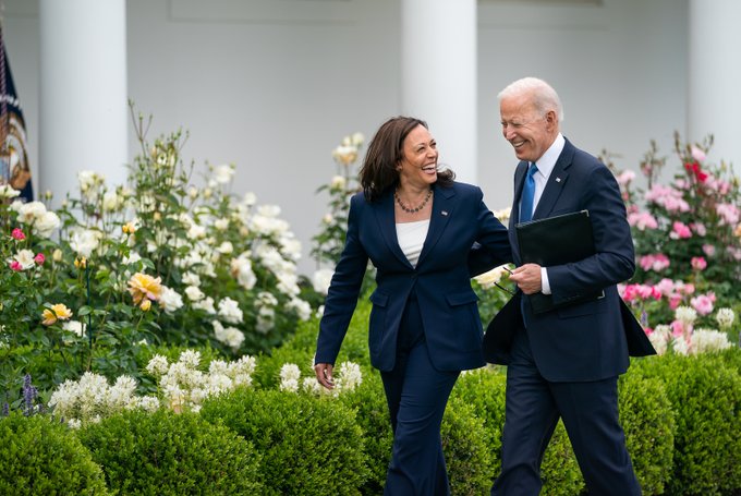 “É do melhor interesse do país eu desistir”. Biden fora da corrida à presidência
