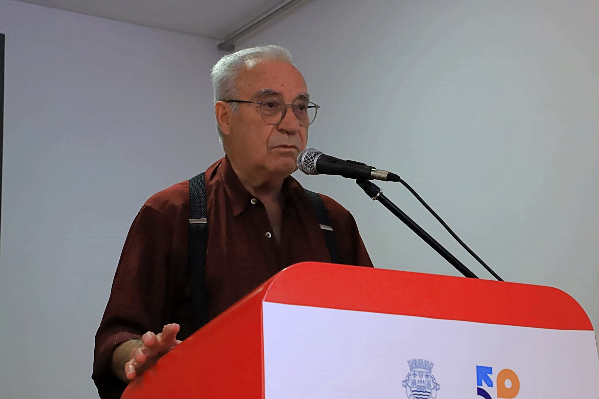 “O capitalismo tem os séculos contados”, diz António Avelãs Nunes no Roteiro do Livro Insubmisso em Barcelos