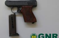 Homem detido por posse ilegal de arma de fogo em Caminha