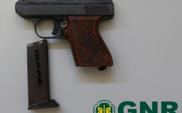 Homem detido por posse ilegal de arma de fogo em Caminha