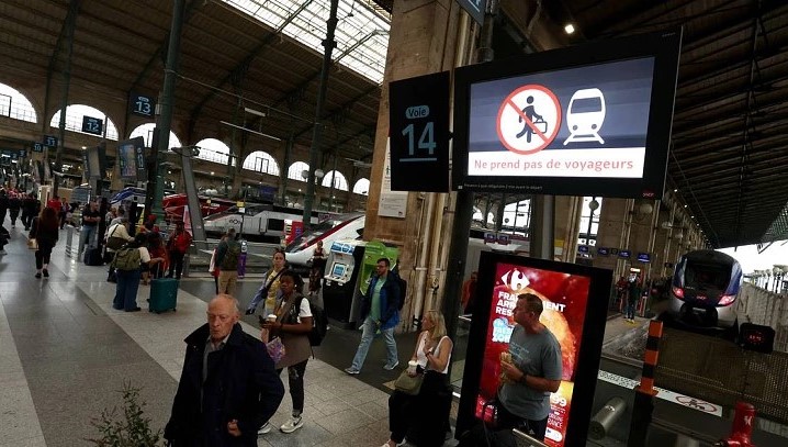 Detido activista de extrema-esquerda suspeito de sabotar linhas TGV em França