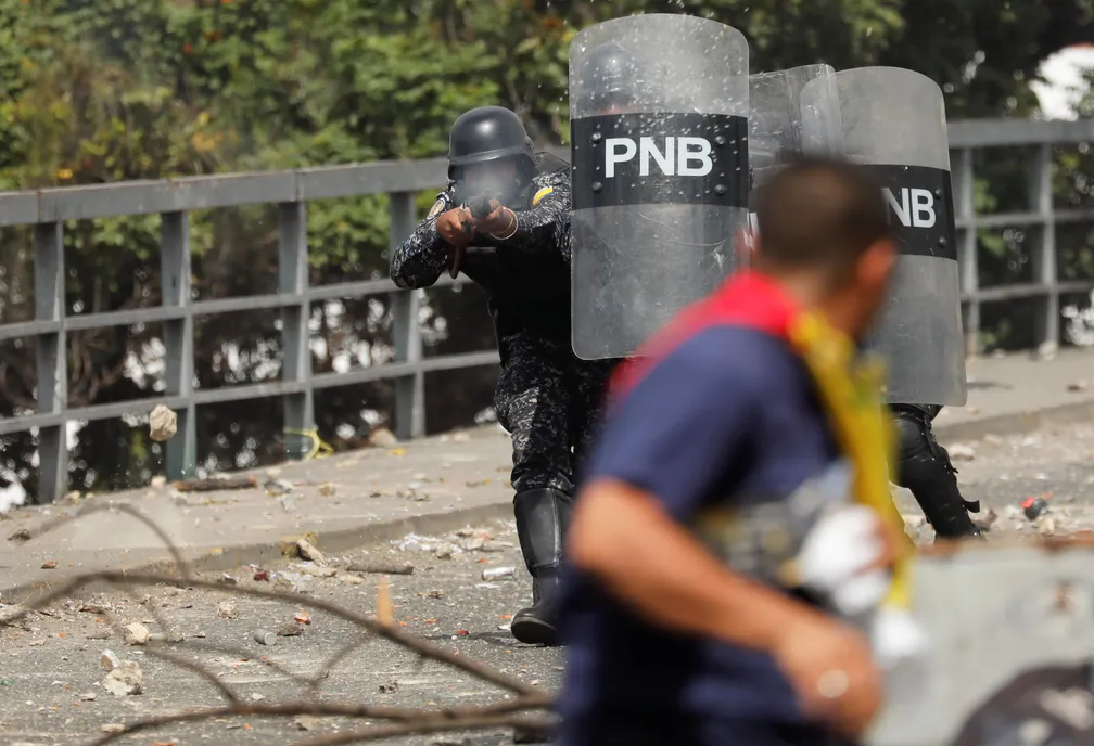 Luso-descendente de 19 anos atropelada em manifestação na Venezuela