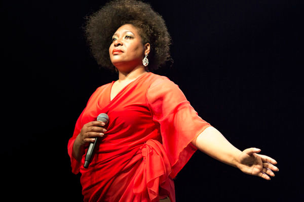 Cubana Dania Diva encerra Festival de Arte Contemporânea Art'in Lima