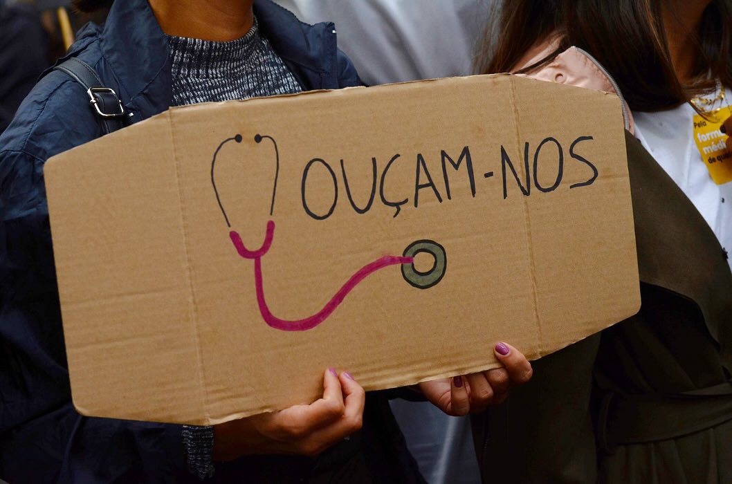 Apenas 400 médicos dos 1350 que concluíram formação há meio ano estão no SNS