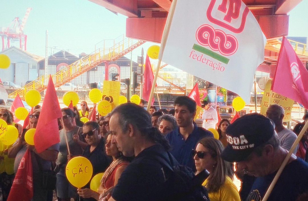 Funcionários de escolas em greve dia 4 de Outubro. Escolas em risco de fechar