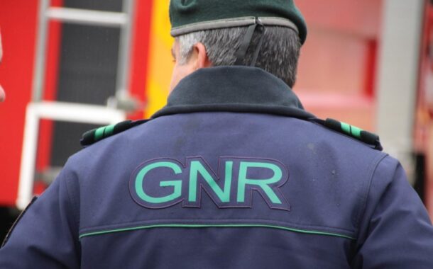 GNR de Viana detém homem por furto em loja