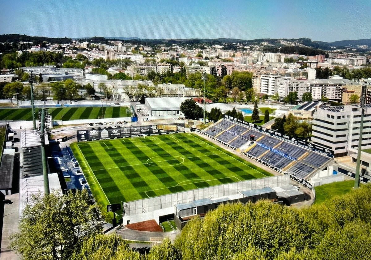 BE e PAN unidos contra alteração da qualificação do solo na área do Estádio Municipal de Famalicão