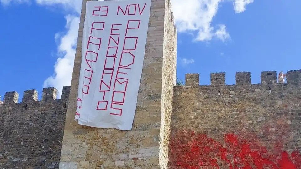 Climáximo pinta Castelo de São Jorge em Lisboa