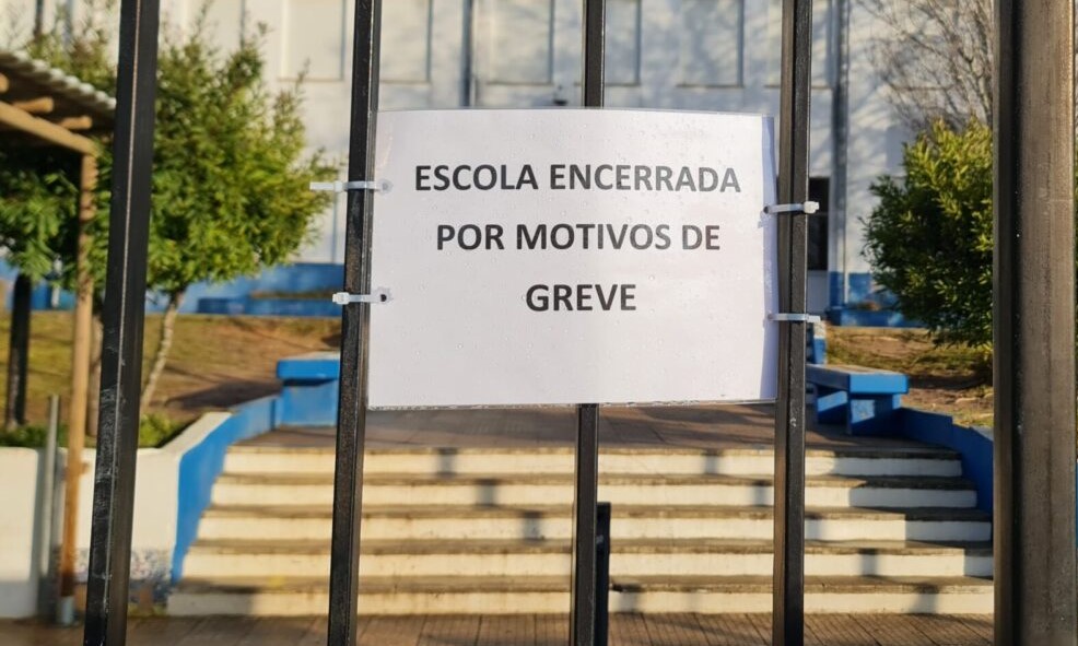 Greve de pessoal não docente fecha mais de 100 escolas no Quadrilátero