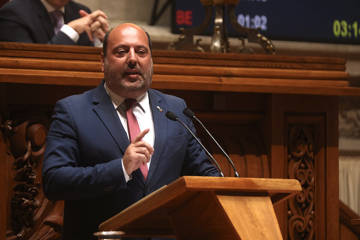 “Mais ordem” se “polícias disparassem mais a matar”, a frase de Pedro Pinto que agitou Parlamento