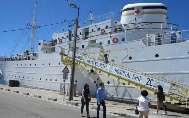 Navio-museu Gil Eannes volta aos estaleiros de Viana para manutenção