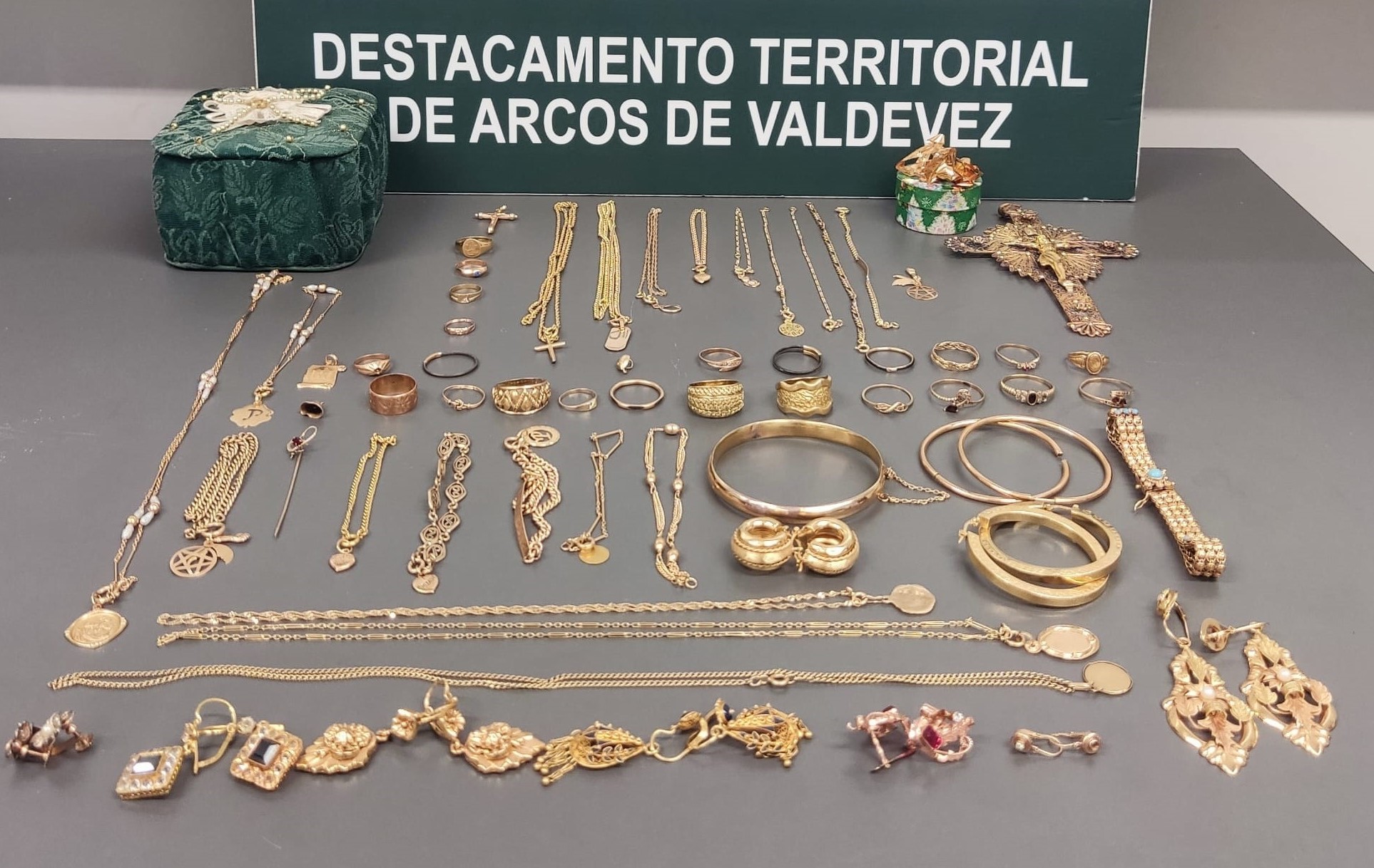 GNR dos Arcos de Valdevez recupera jóias no valor de 15 mil euros