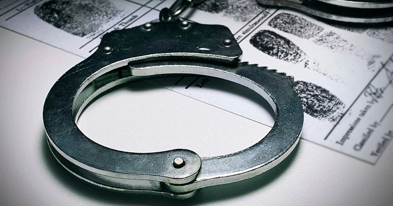 Condenado a 17 anos de prisão por matar irmão com uma faca e um garfo no Porto