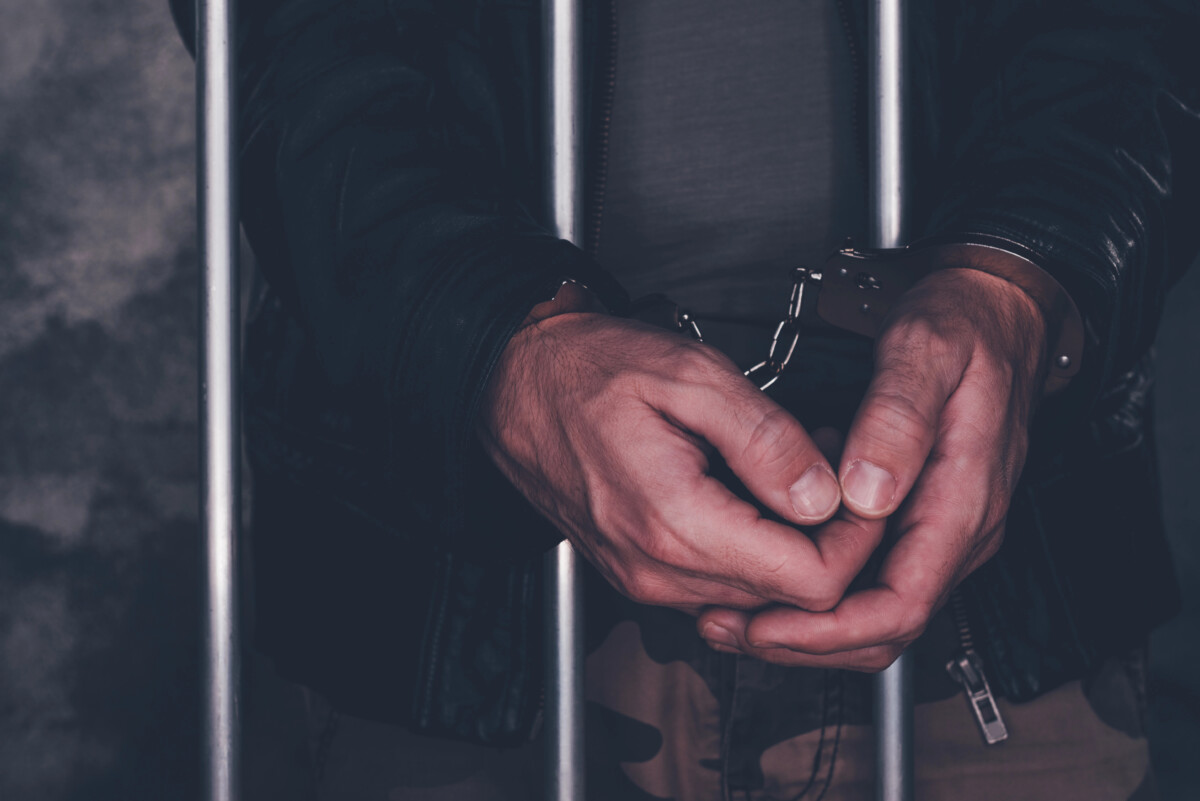 Dívidas levam jovem a tentar matar outro. Acaba detido