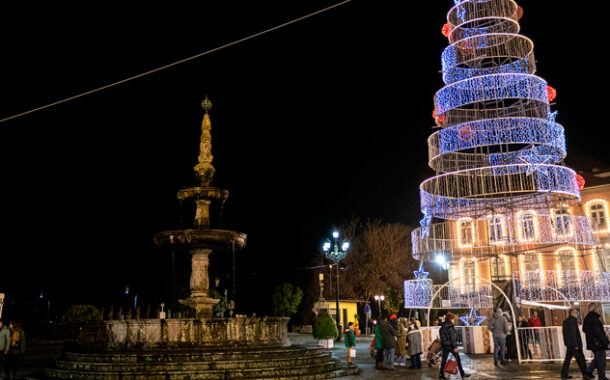 Doze mil lâmpadas iluminam Natal de Ponte de Lima num apelo simbólico à paz no mundo (c/vídeo)