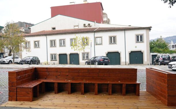 Braga instala dois novos ‘parklets’ junto ao Centro Escolar de Maximinos e na Rua da Restauração