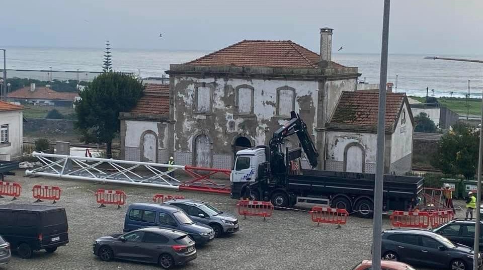 Afinal, torre de telecomunicações embargada pela Câmara de Caminha não precisa de licenciamento
