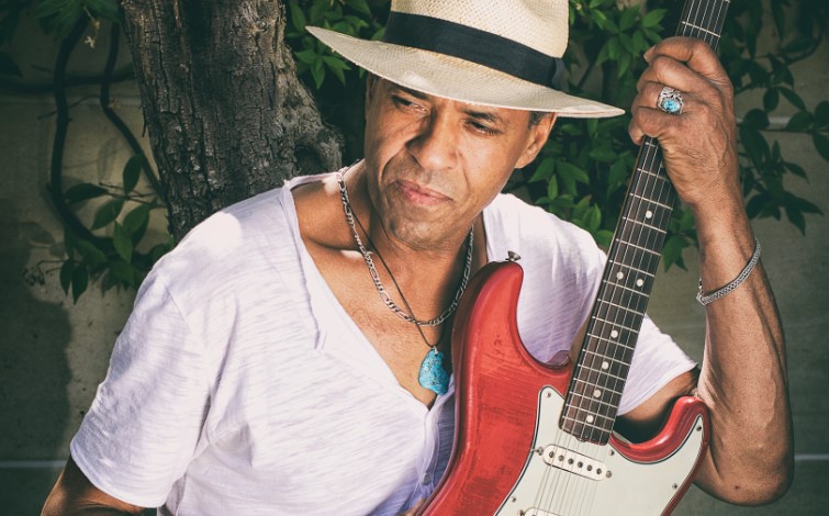 Tuaregue Amar Sundy e Robben Ford levam blues ao Forum Braga