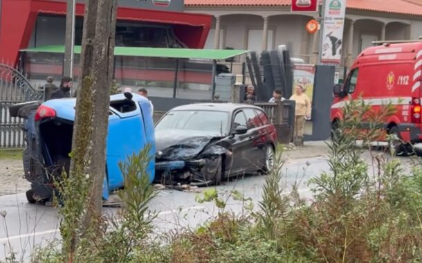 Colisão faz dois feridos em Famalicão