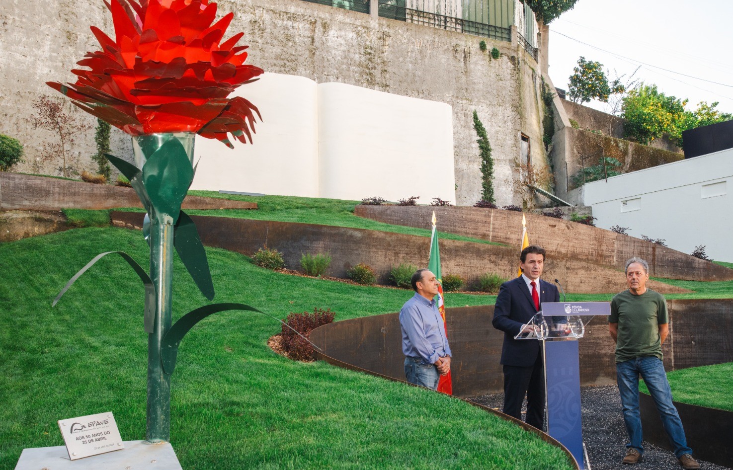 Póvoa de Lanhoso inaugura Jardim Mural dos 50 anos do 25 de Abril