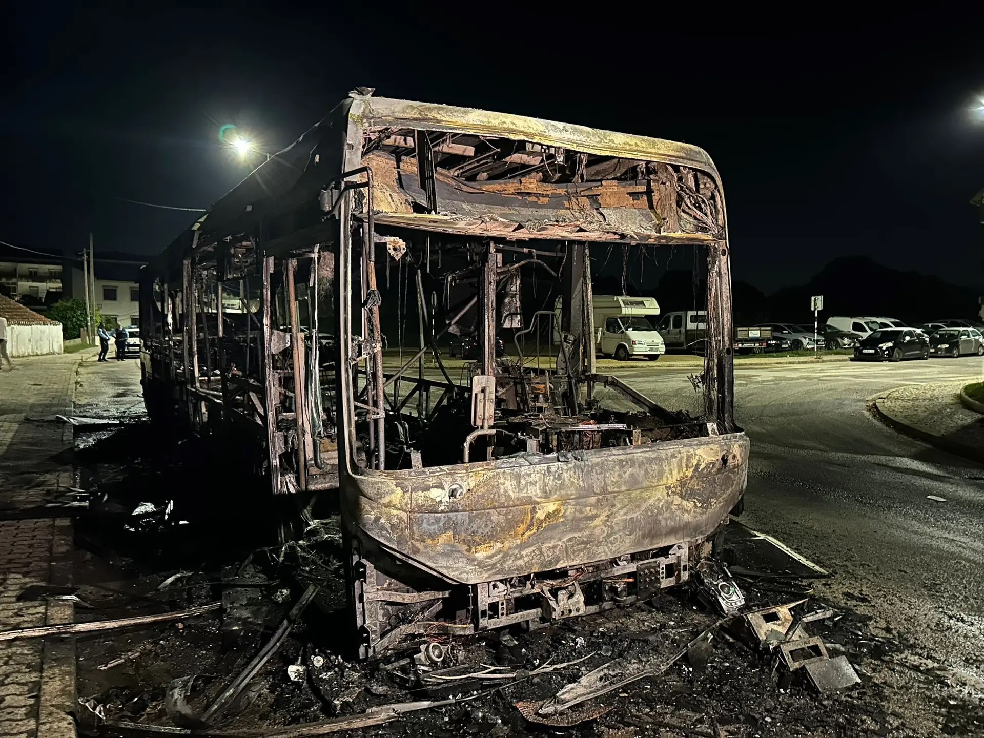 Motorista de autocarro incendiado em Lisboa já teve alta