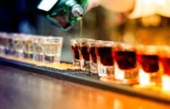 Adolescentes detidos após roubarem álcool e agredirem comerciante no Porto