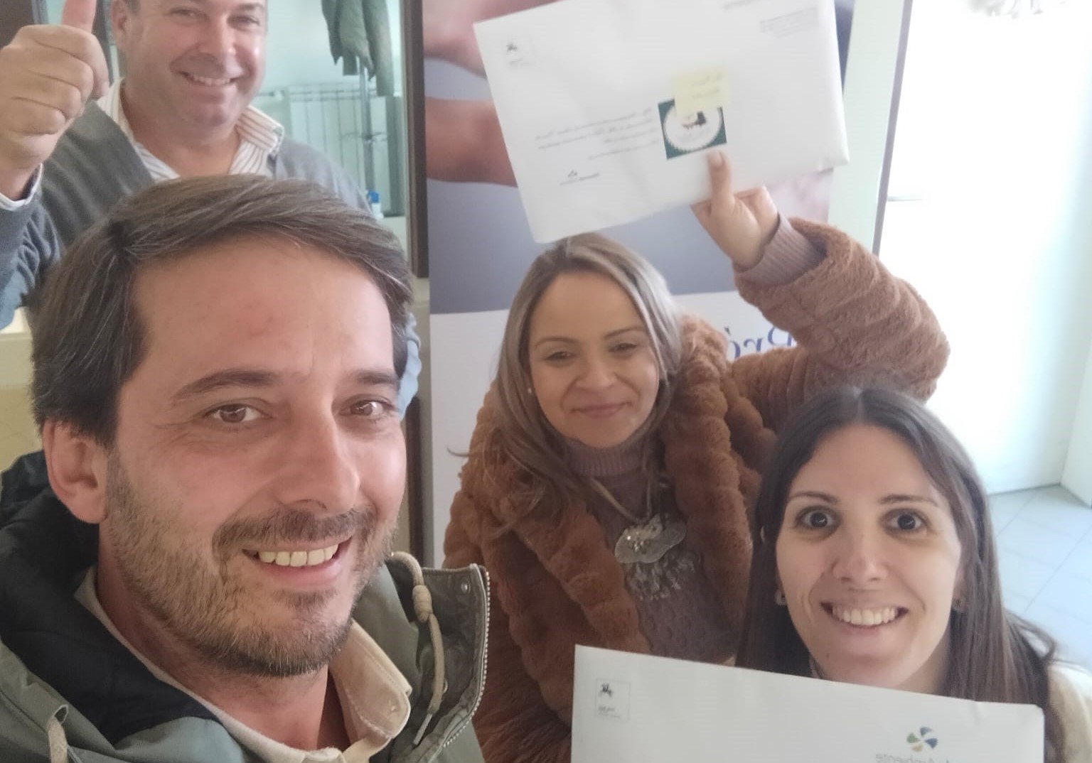 Esposende Ambiente entrega ‘Um postal, Um sorriso’ a idosos em IPSS