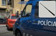 Dois detidos por suspeita de roubo com ameaça e arma branca em Viana