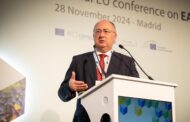 Ministro da Agricultura diz que “há decréscimo no consumo e um ataque ao vinho”